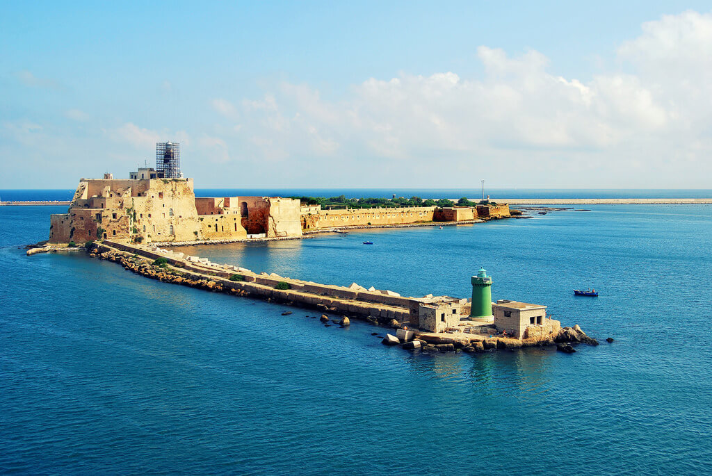 Brindisi : Brindisi :