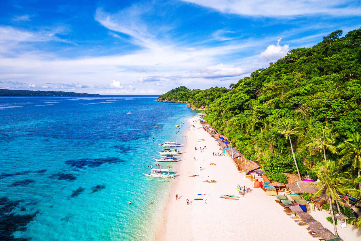 Filippinerna: La célèbre plage de White beach sur l'île de Boracay Filippinerna: La célèbre plage de White beach sur l'île de Boracay